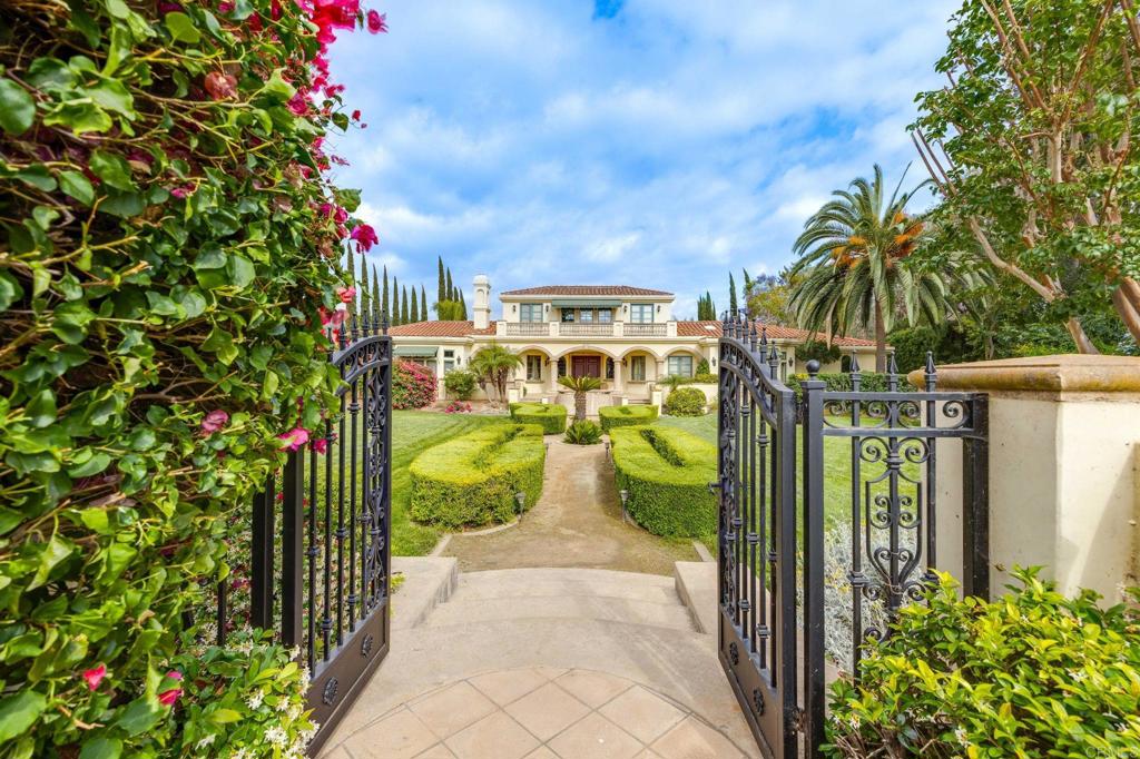 7263 Via Mariposa Sur Property Photo 4