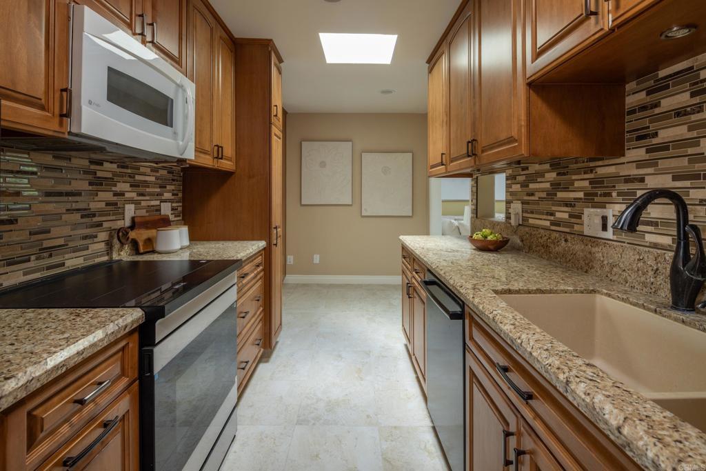 13108 Standish Drive Property Photo 5