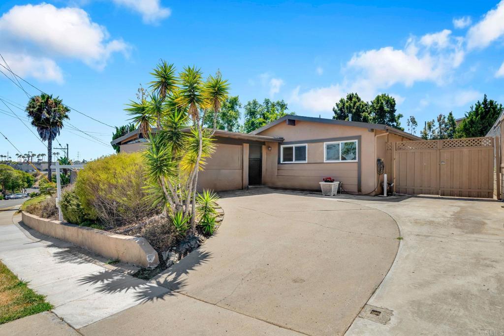 4560 Derrick Drive Property Photo 1