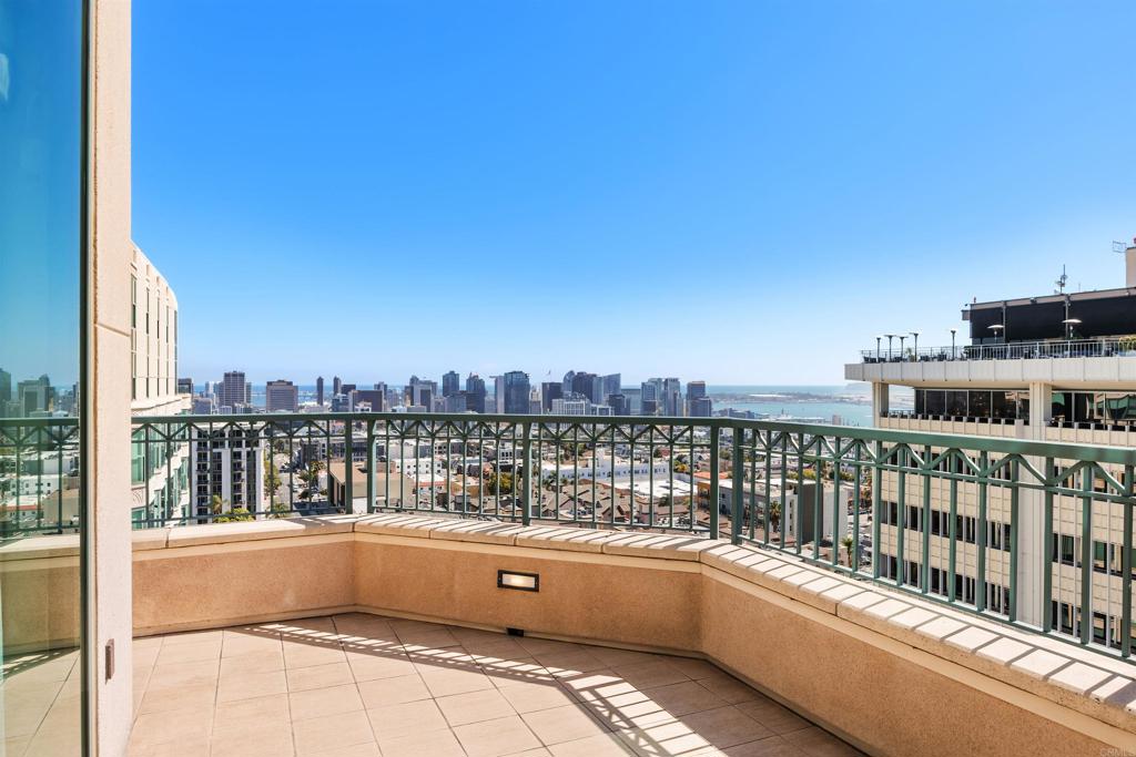 2500 6th Avenue Penthouse 3 Property Photo 33