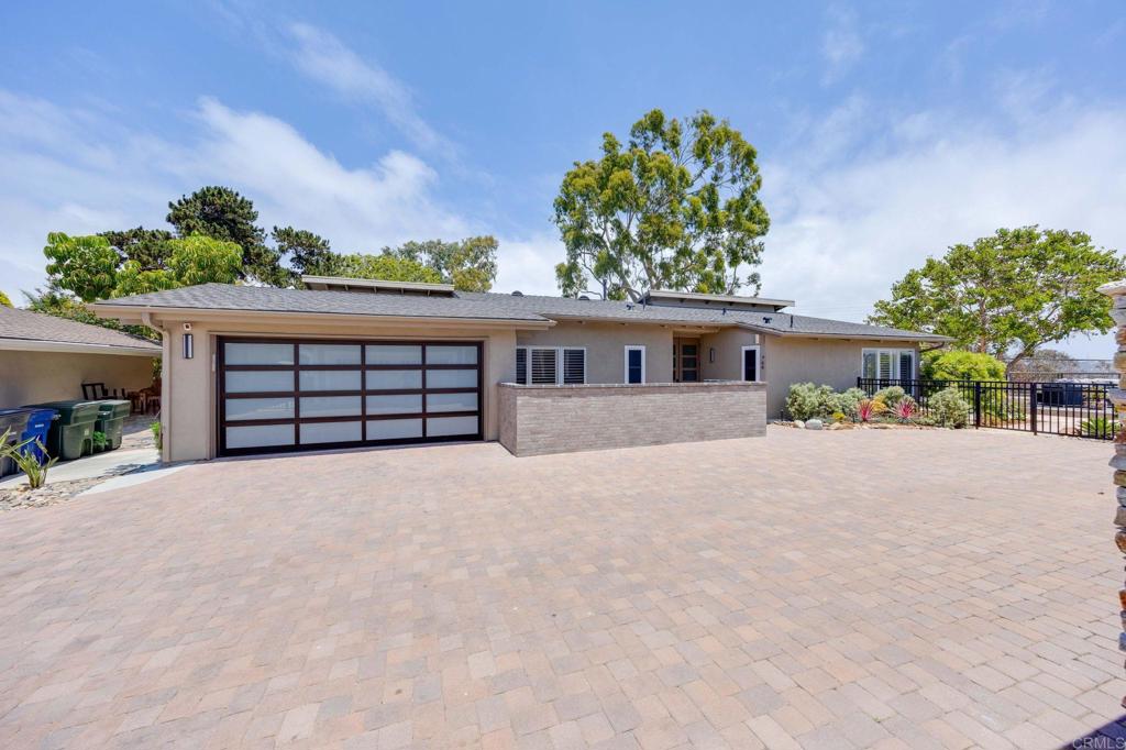 764 E Solana Circle Property Photo 2