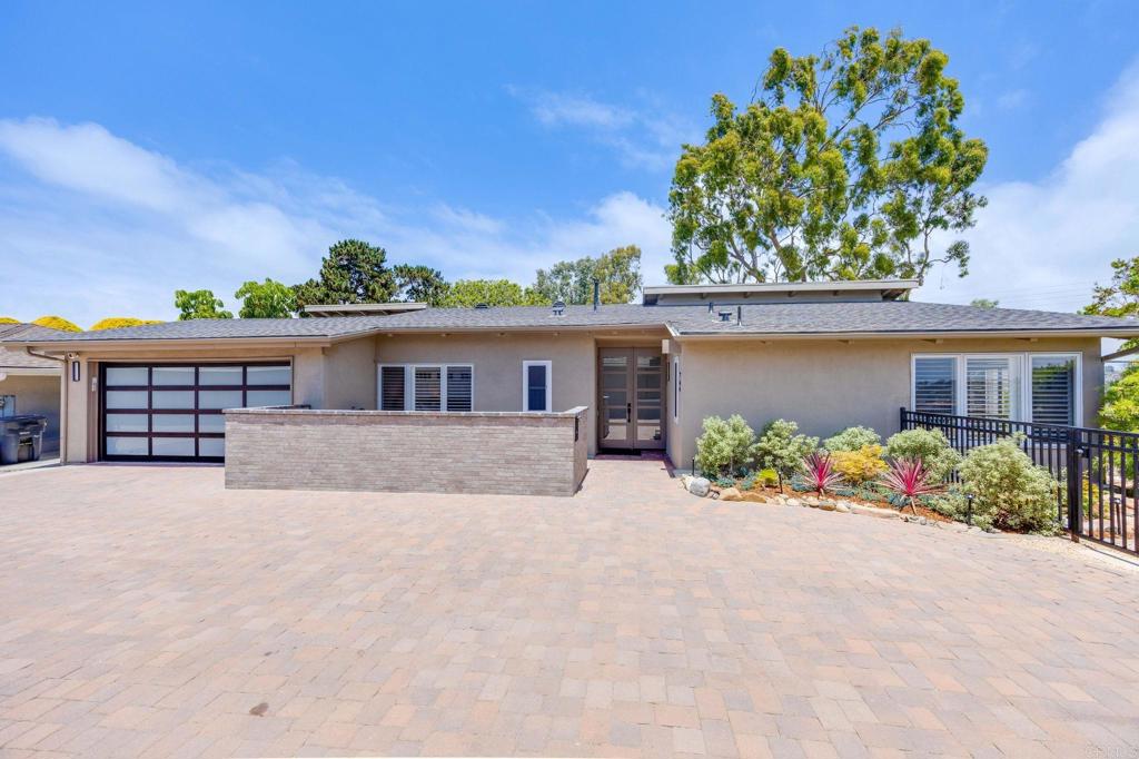 764 E Solana Circle Property Photo 3
