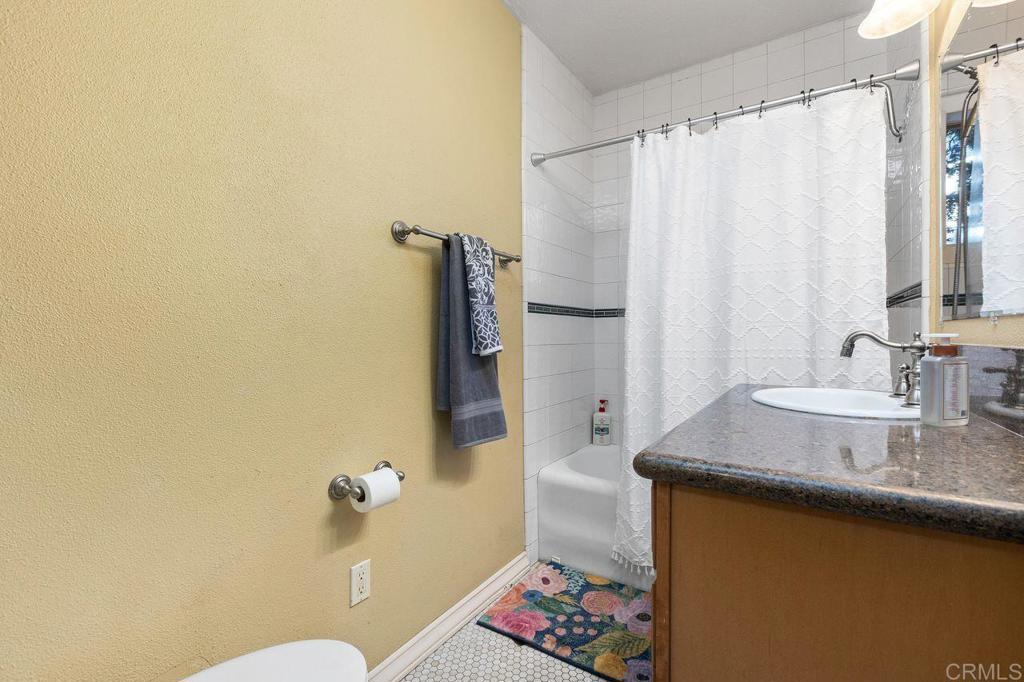 147 W 7th Avenue Property Photo 24