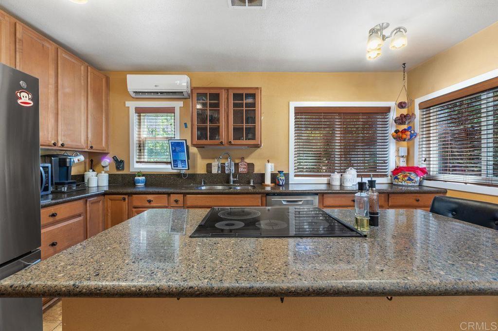 147 W 7th Avenue Property Photo 32