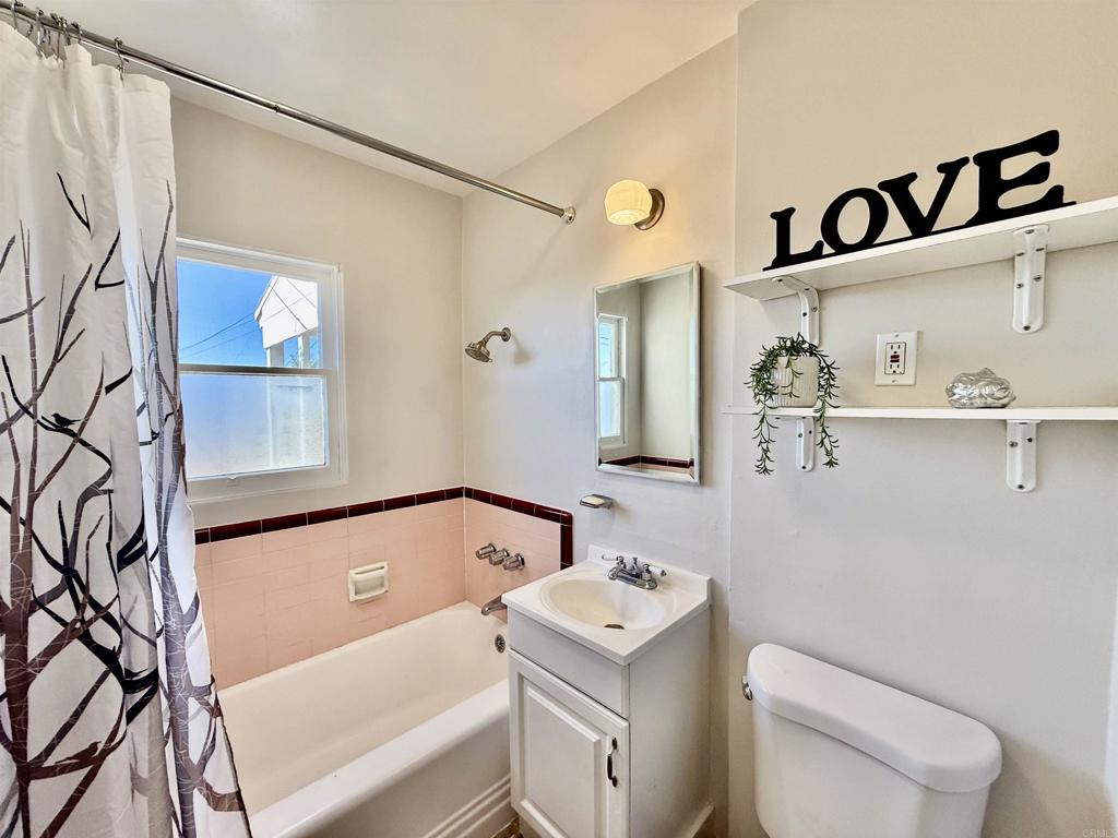 7292 West Point Avenue Property Photo 7