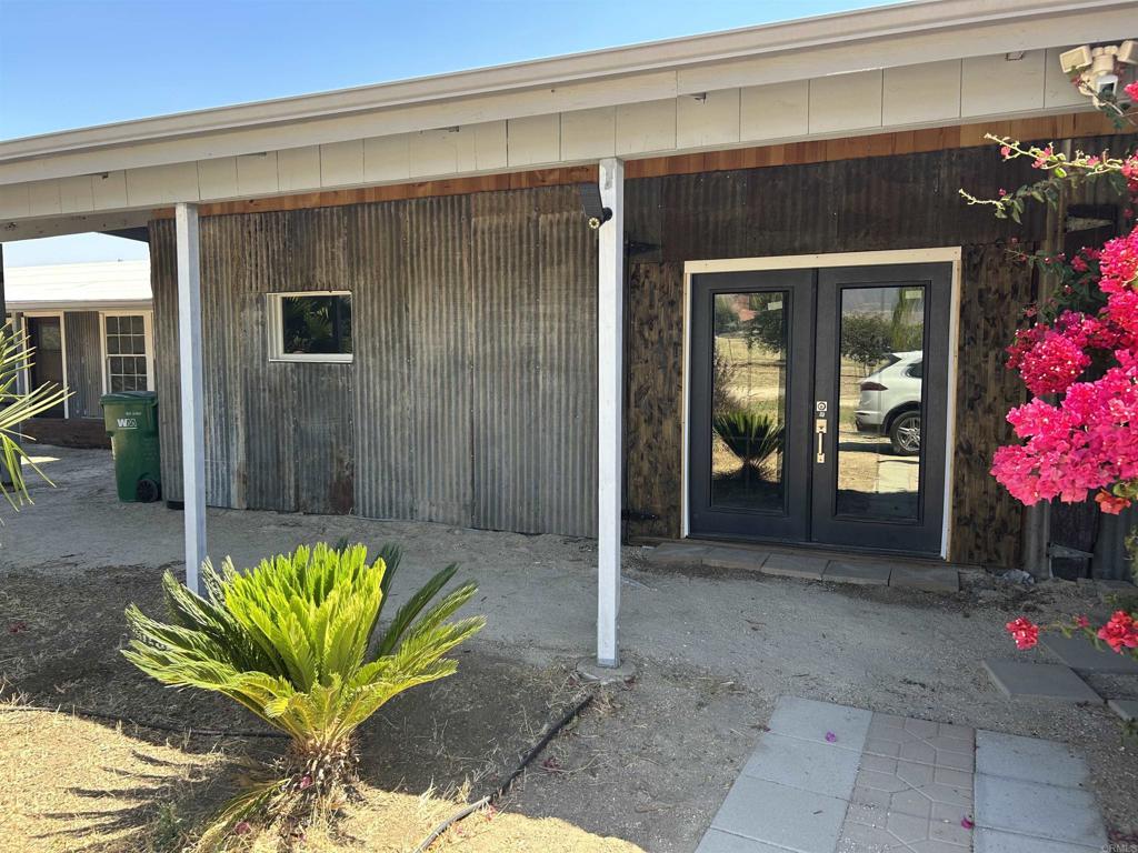 41885 Lemon Street Property Photo 9