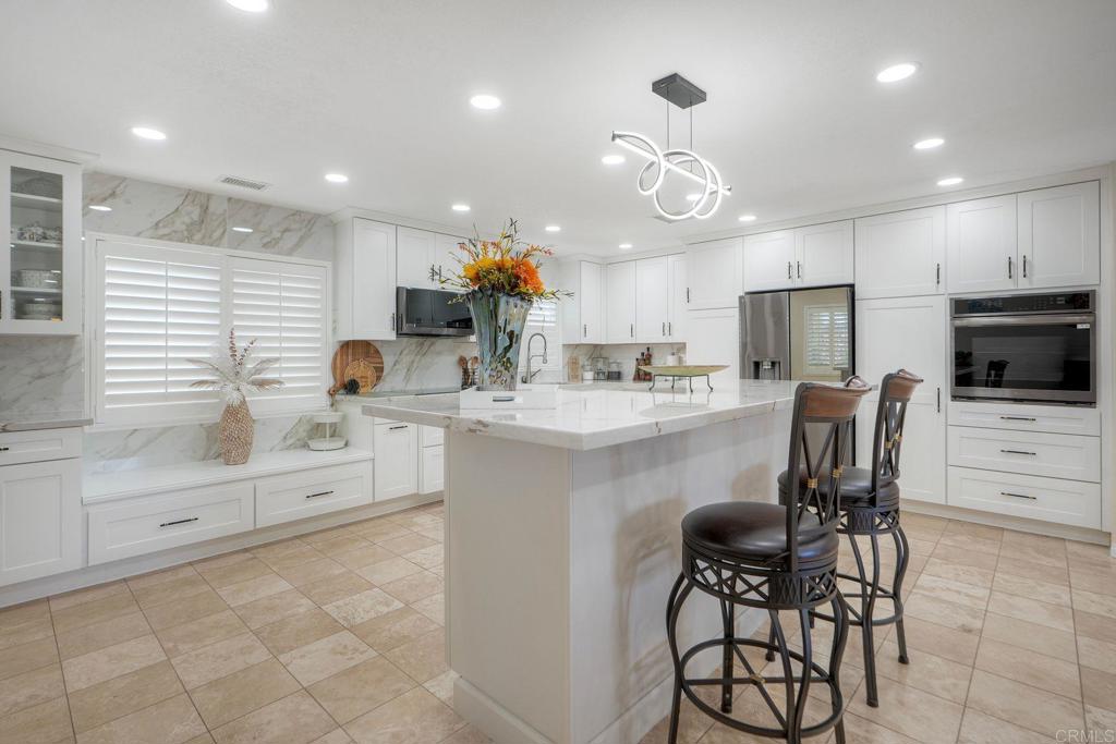 10629 Meadow Glen Way E Property Photo 2