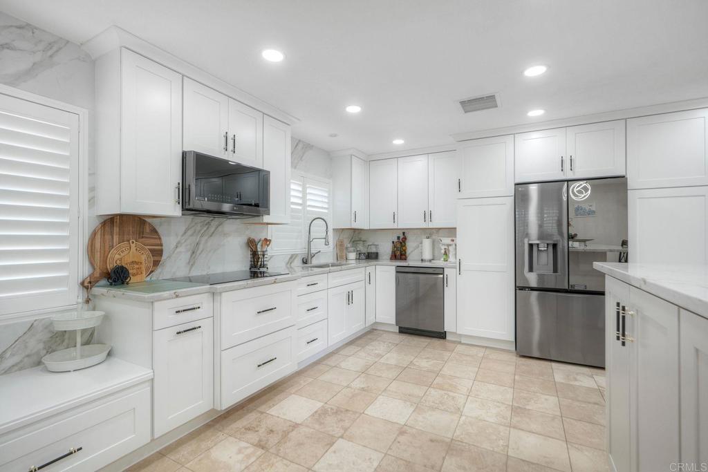 10629 Meadow Glen Way E Property Photo 3