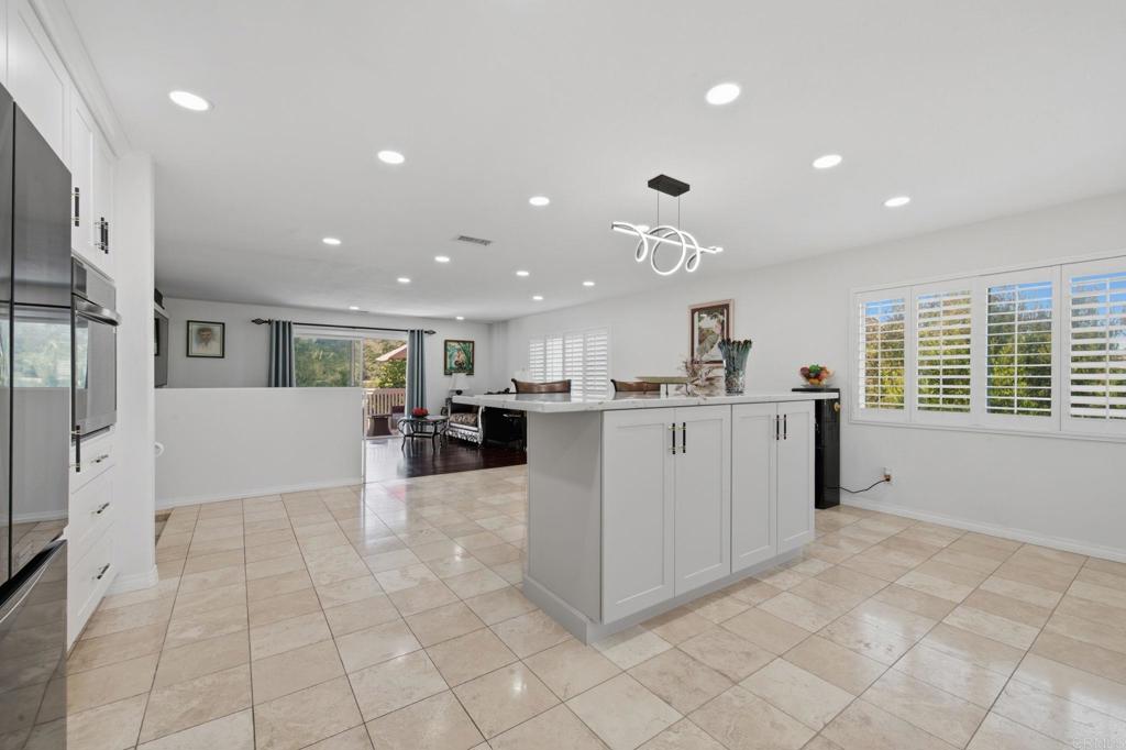 10629 Meadow Glen Way E Property Photo 15