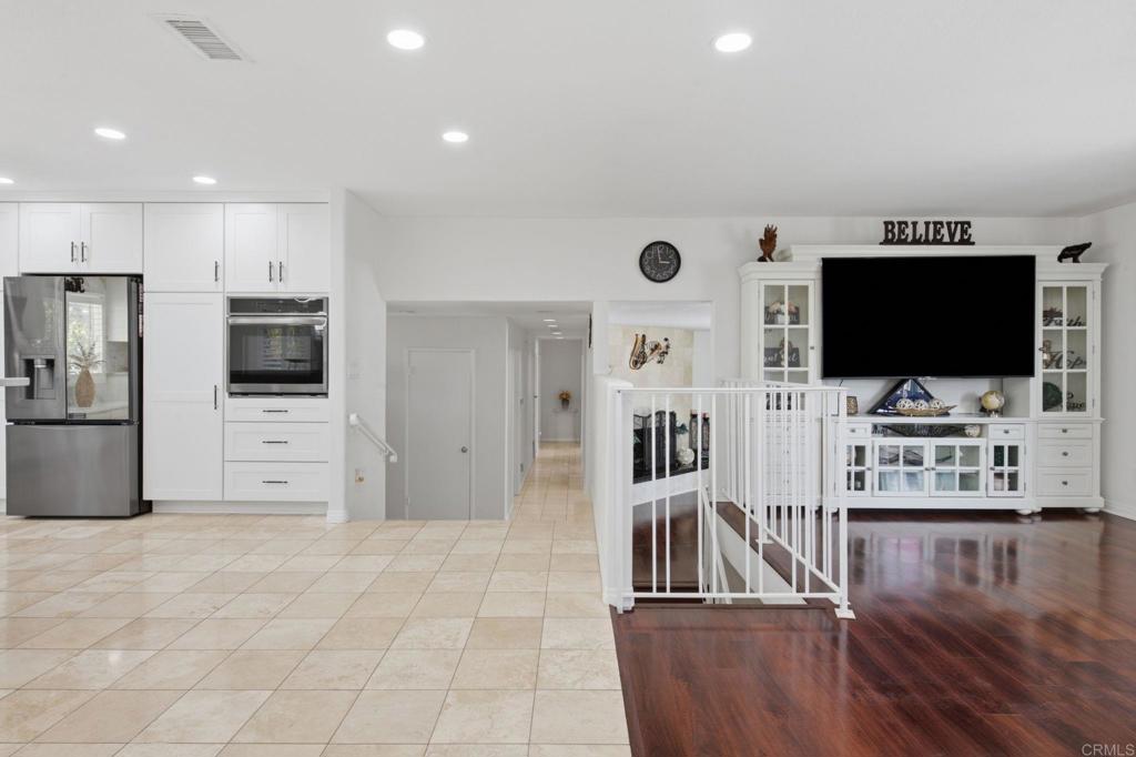 10629 Meadow Glen Way E Property Photo 21