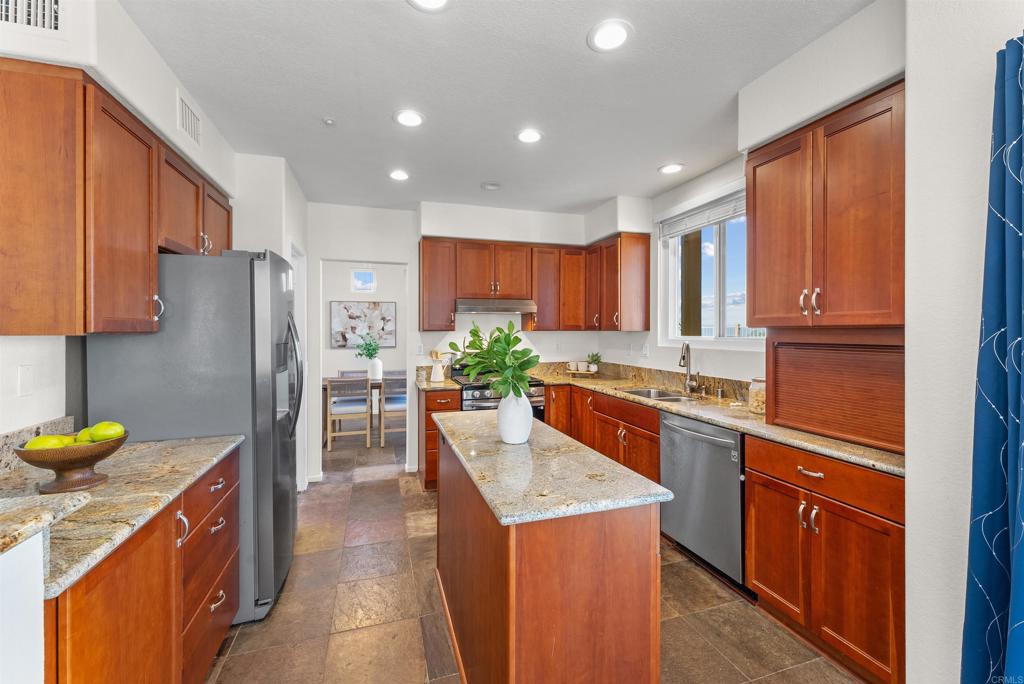 2462 Bear Rock Gln Property Photo 8