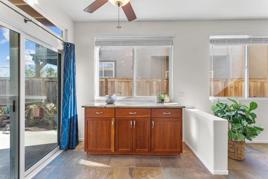 2462 Bear Rock Gln Property Photo 12