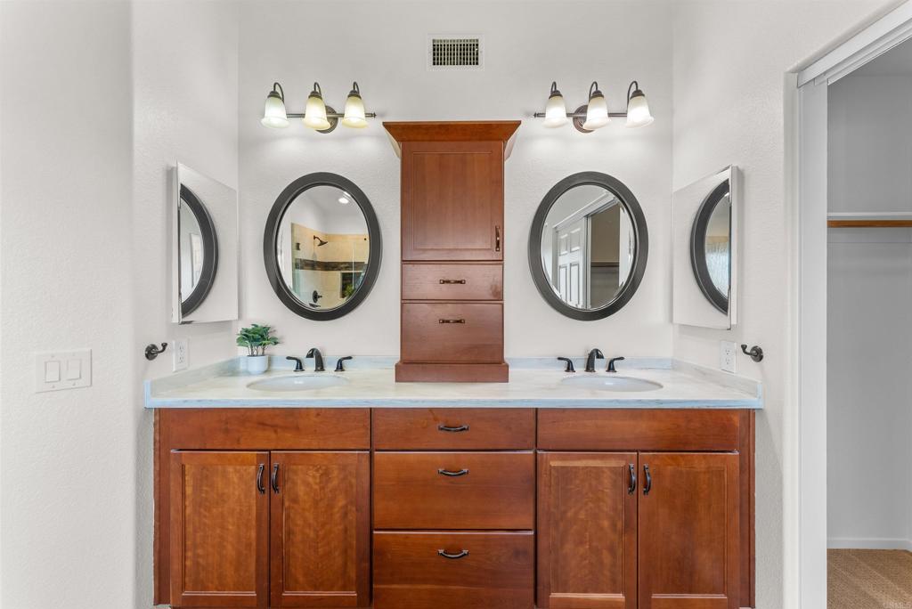 2462 Bear Rock Gln Property Photo 25
