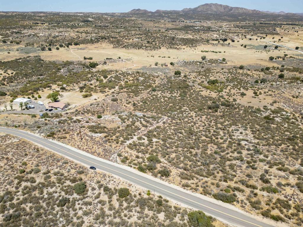 2655 Ribbonwood Road Property Photo 4