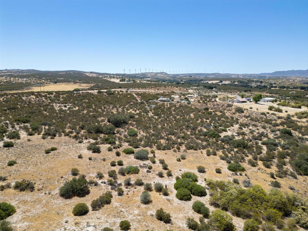 2655 Ribbonwood Road Property Photo 17