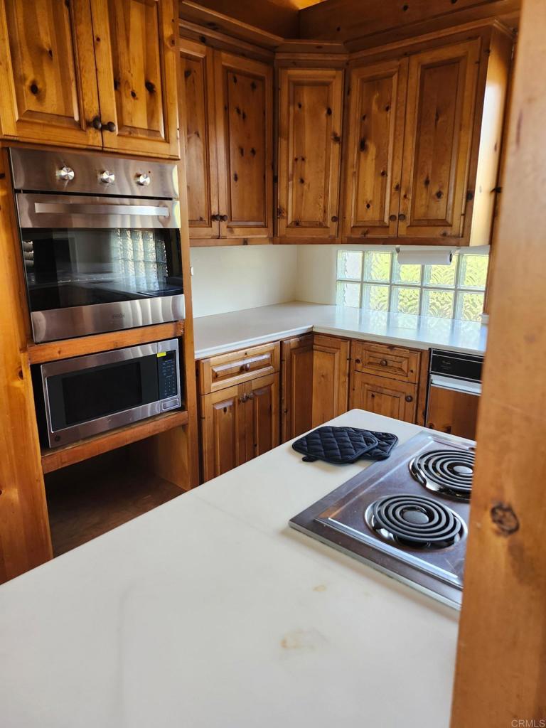 231 S Stage Coach Lane Property Photo 3