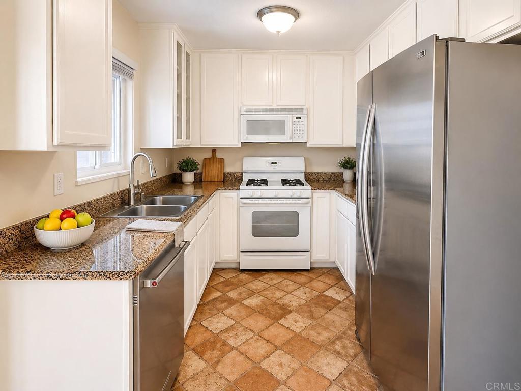 502 Calle Montecito 18 Property Photo 6