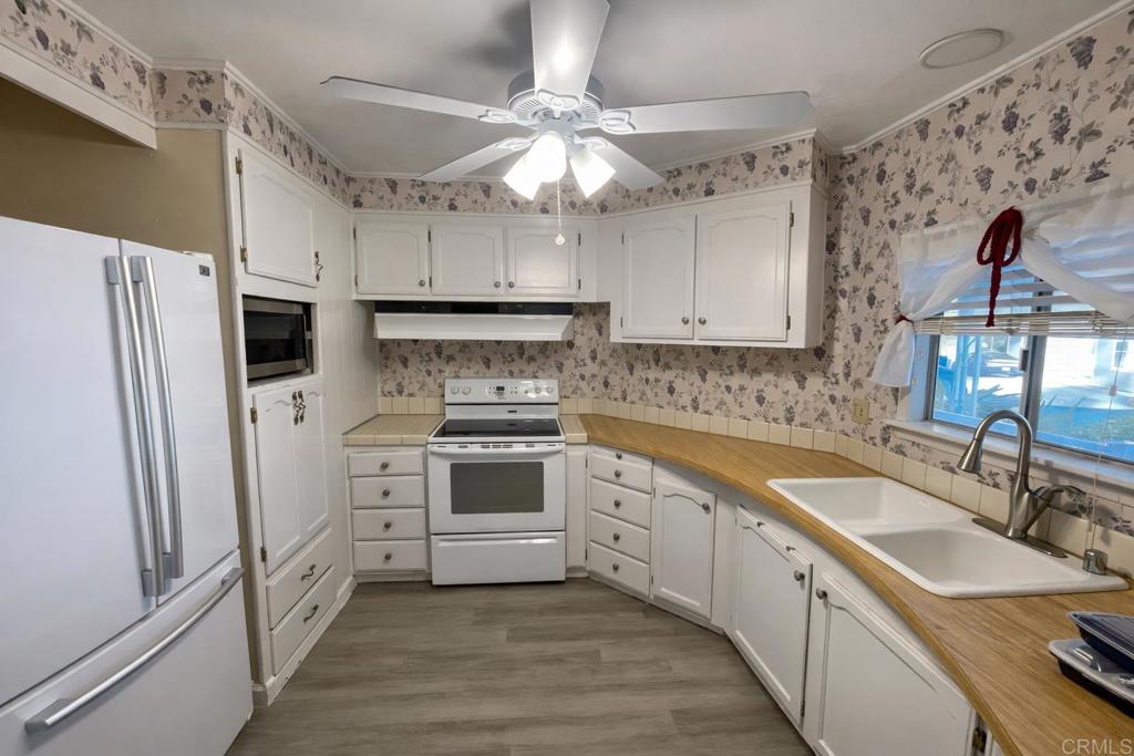 8975 Lawrence Welk Drive Spc 2 Property Photo 7