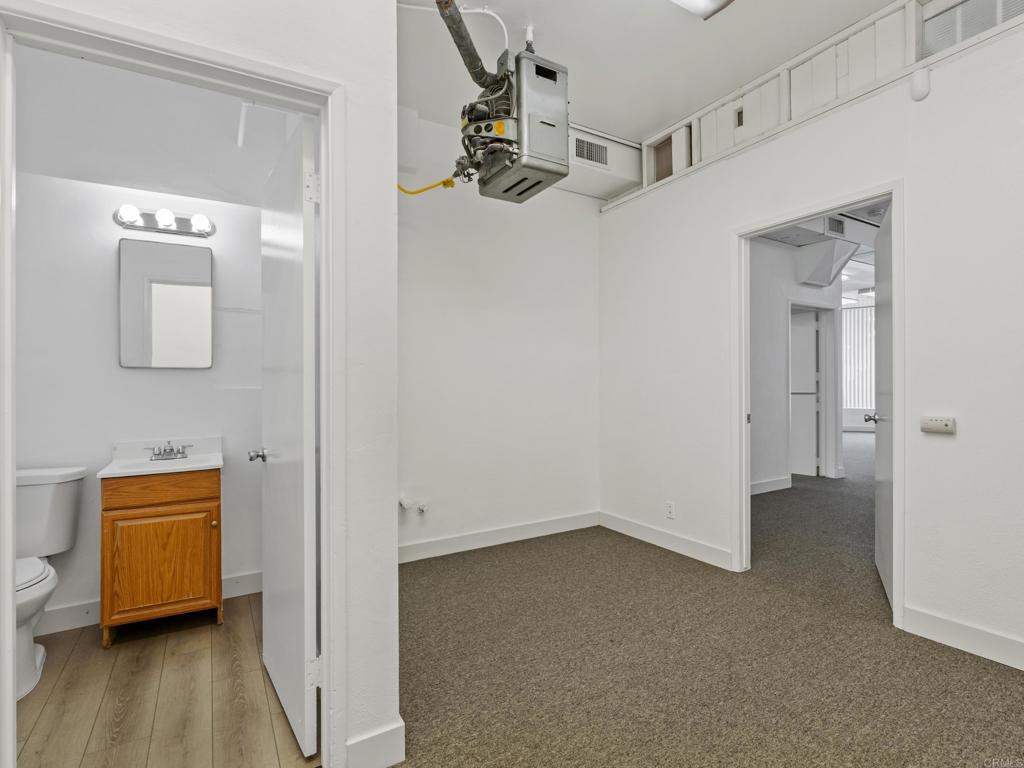 7940 La Mesa Boulevard Property Photo 8