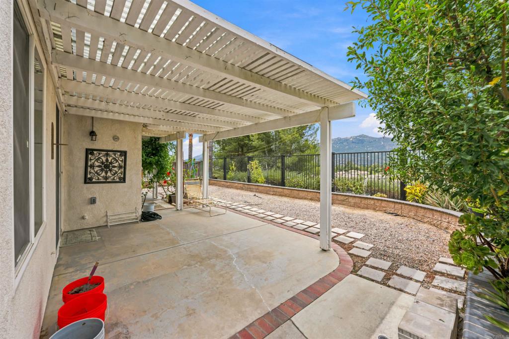 46145 Via La Colorada Property Photo 3