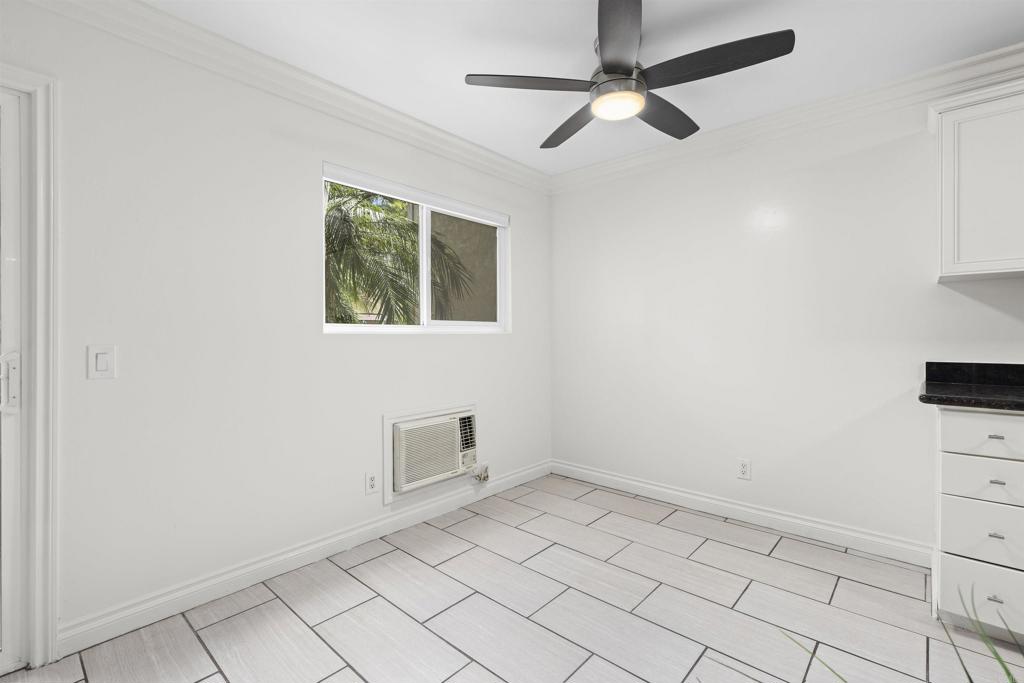 156 Avenida Descanso C Property Photo 12