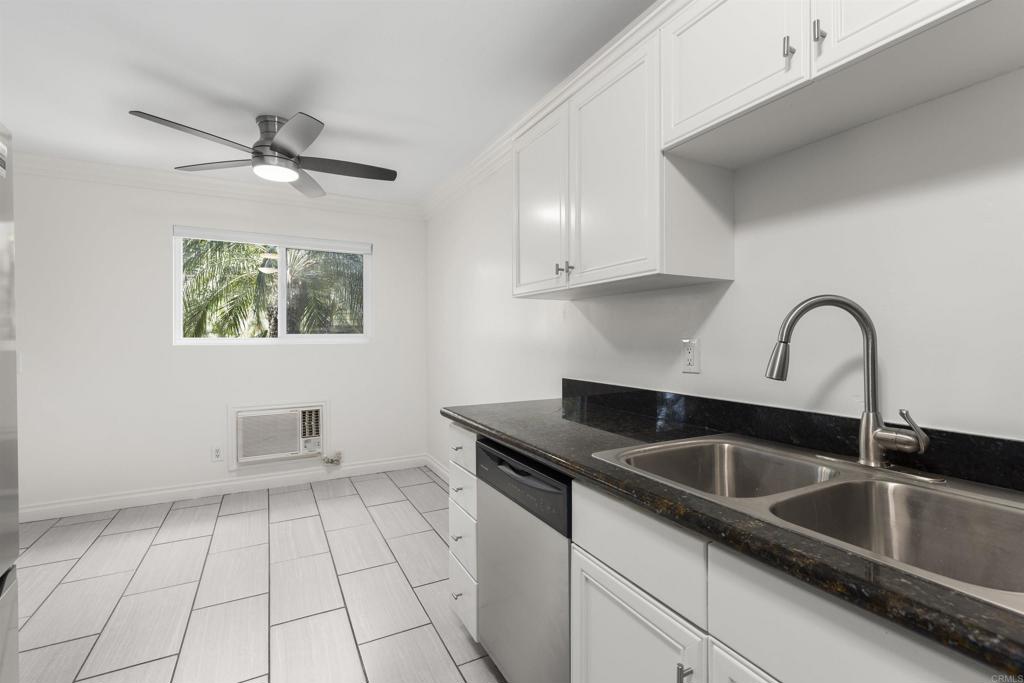 156 Avenida Descanso C Property Photo 13