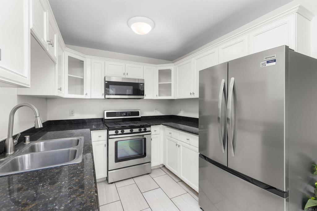 156 Avenida Descanso C Property Photo 15