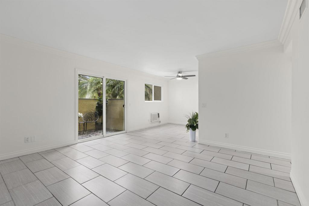 156 Avenida Descanso C Property Photo 17