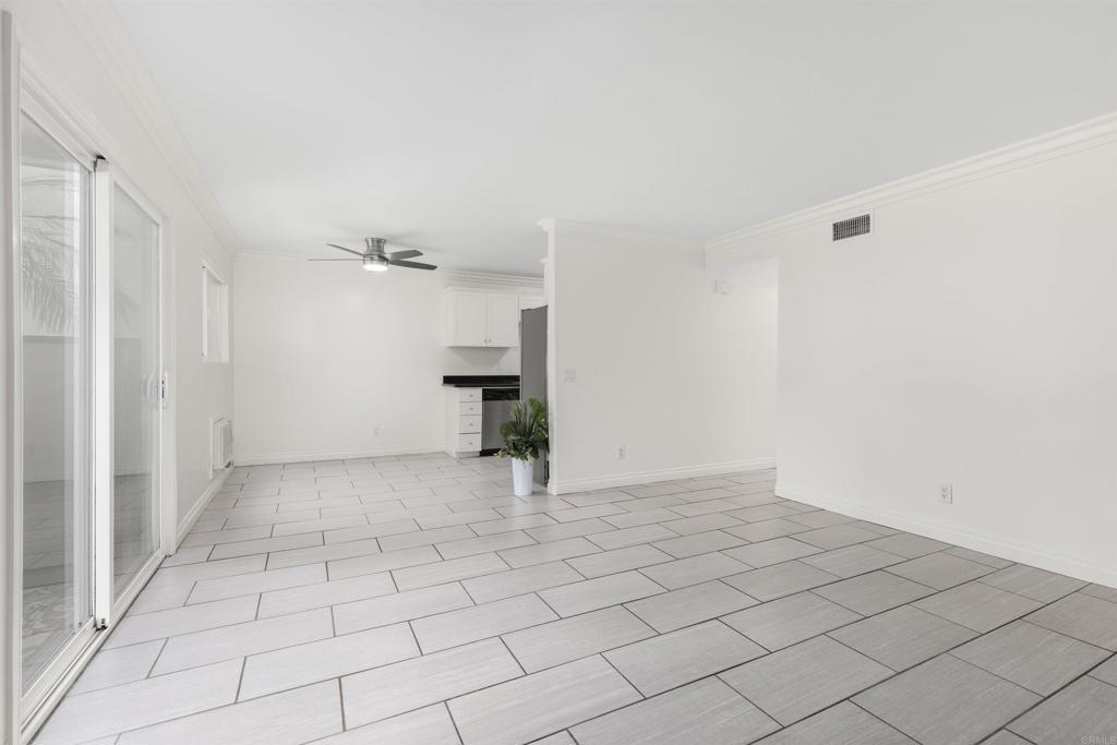 156 Avenida Descanso C Property Photo 18