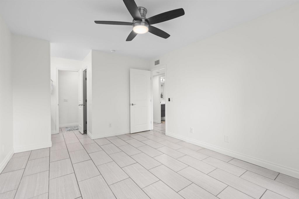 156 Avenida Descanso C Property Photo 20