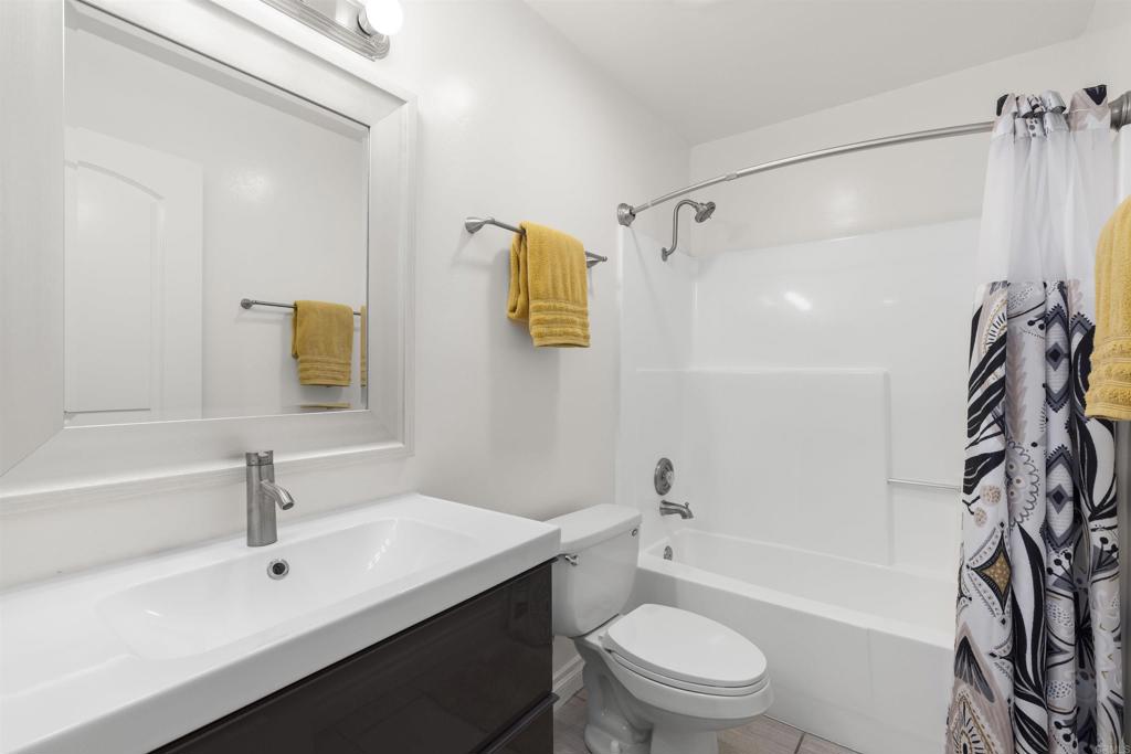 156 Avenida Descanso C Property Photo 22