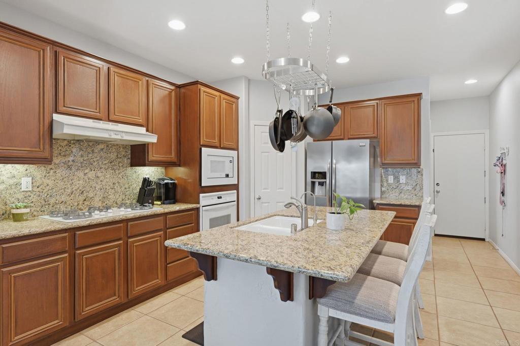 41645 Cypress Point Way Property Photo 13