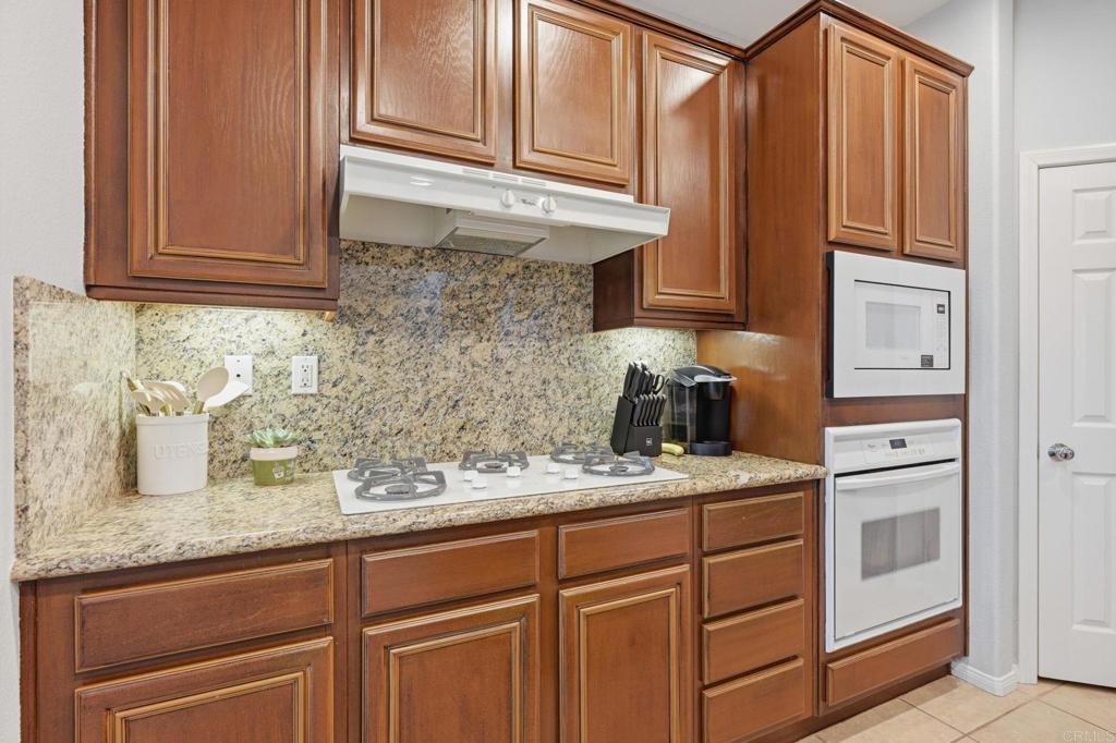 41645 Cypress Point Way Property Photo 16