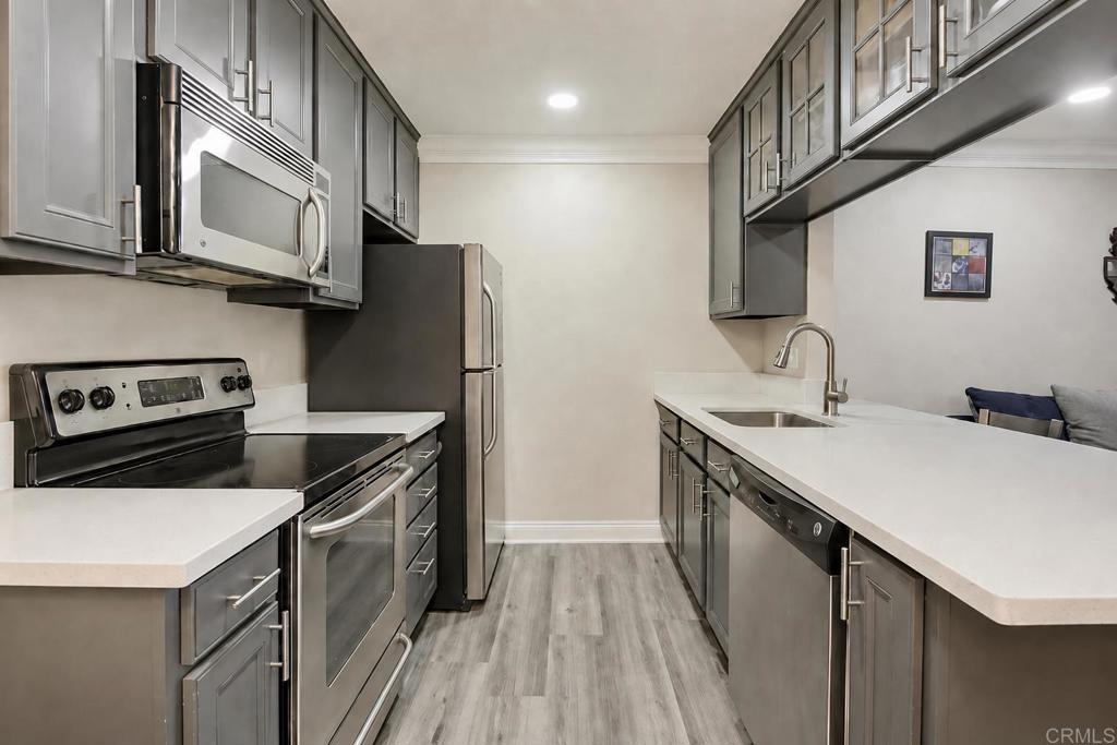 1045 Peach Avenue 8 Property Photo 4