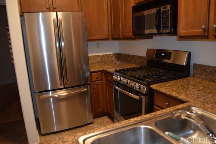 366 Forward Street E Property Photo 2