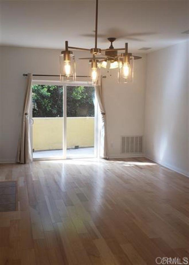 366 Forward Street E Property Photo 5