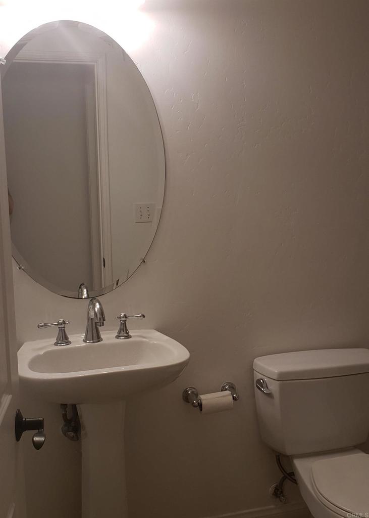 366 Forward Street E Property Photo 8