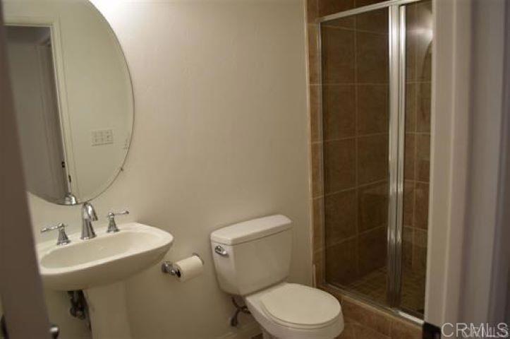 366 Forward Street E Property Photo 9