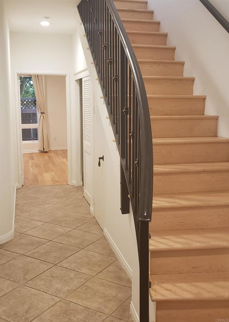 366 Forward Street E Property Photo 11