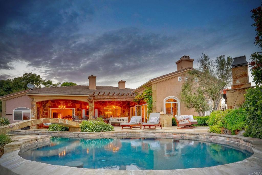 2484 Dos Lomas Property Photo