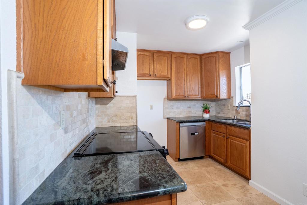 569 E Street 14 Property Photo 5