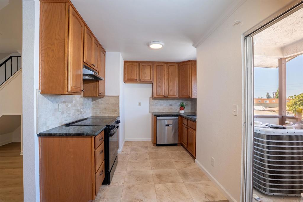 569 E Street 14 Property Photo 19