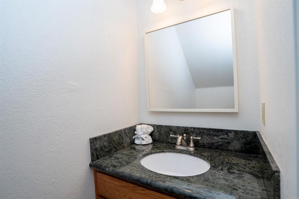 569 E Street 14 Property Photo 25