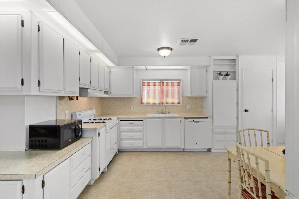 650 S Rancho Santa Fe Road 256 Property Photo 13