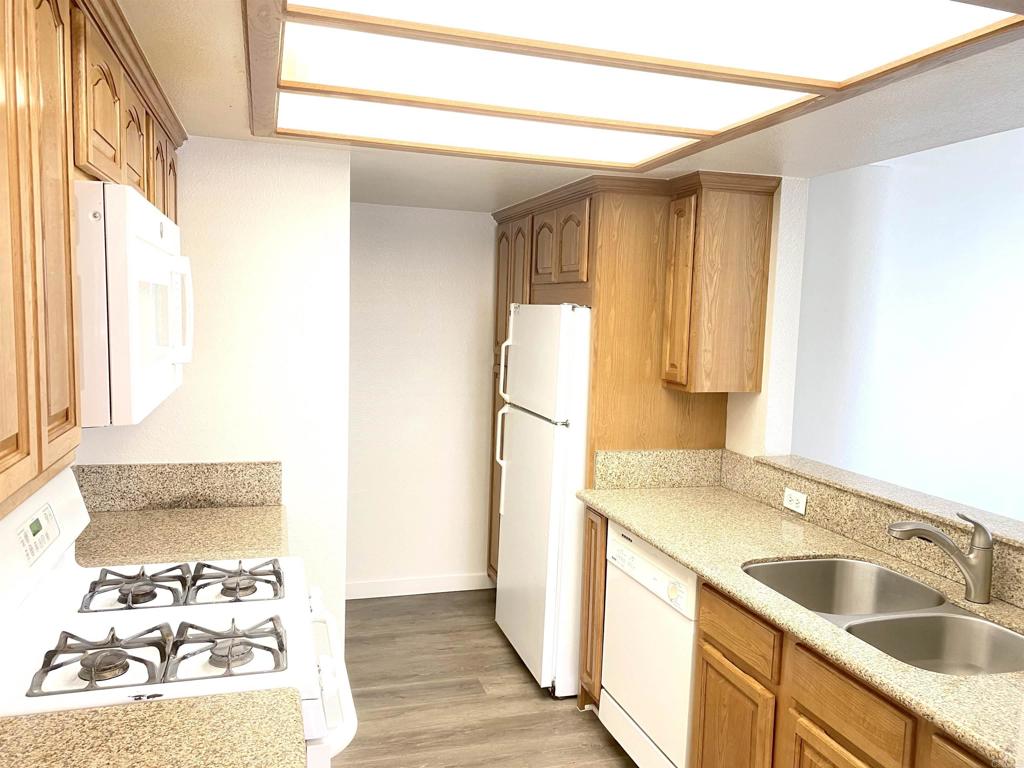 13222 Salmon River 201 Property Photo 3