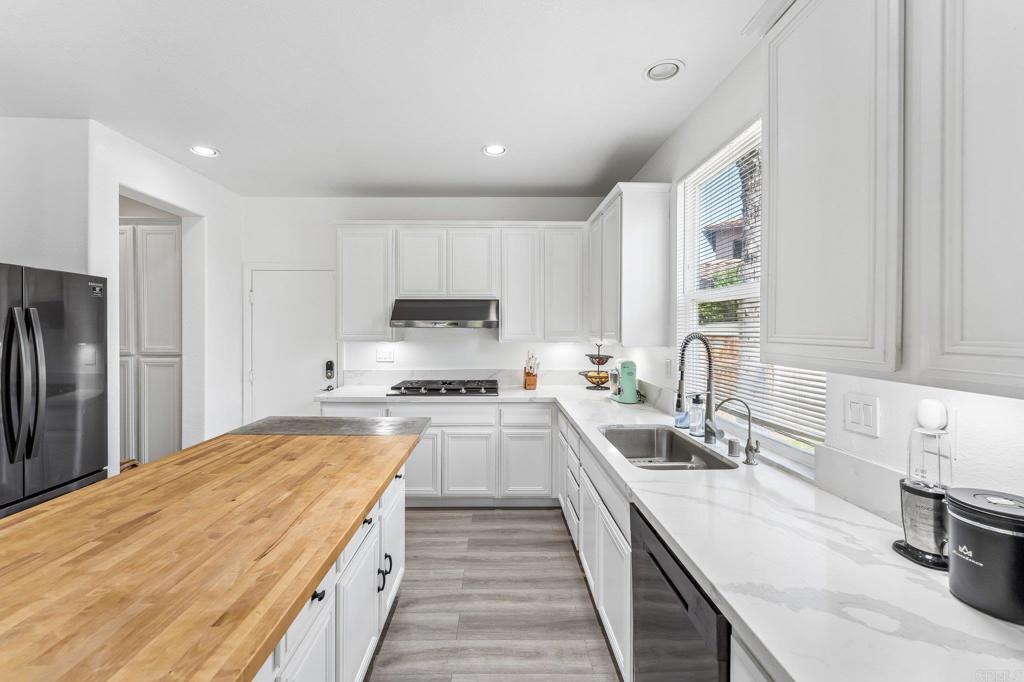 45608 Corte Royal Property Photo 15