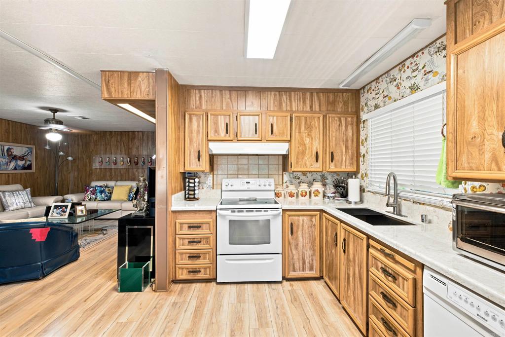18218 Paradise Mountain Road 148 Property Photo 13