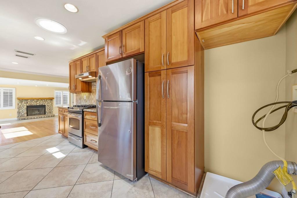 1677 Sandos Street Property Photo 20