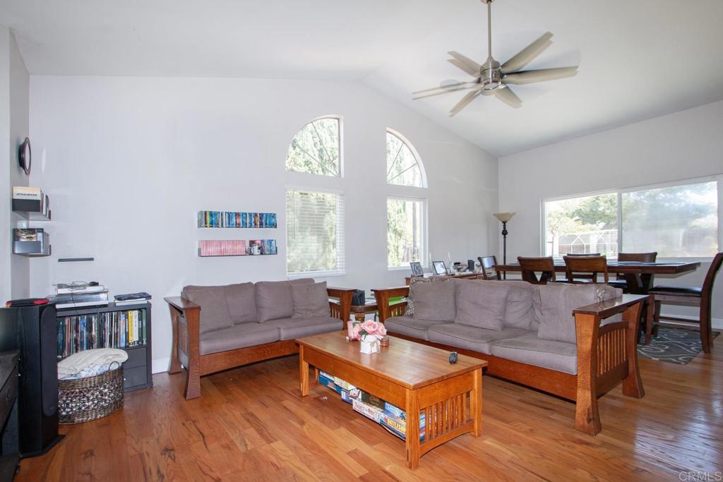 1417 Grey Oaks Court Property Photo 3