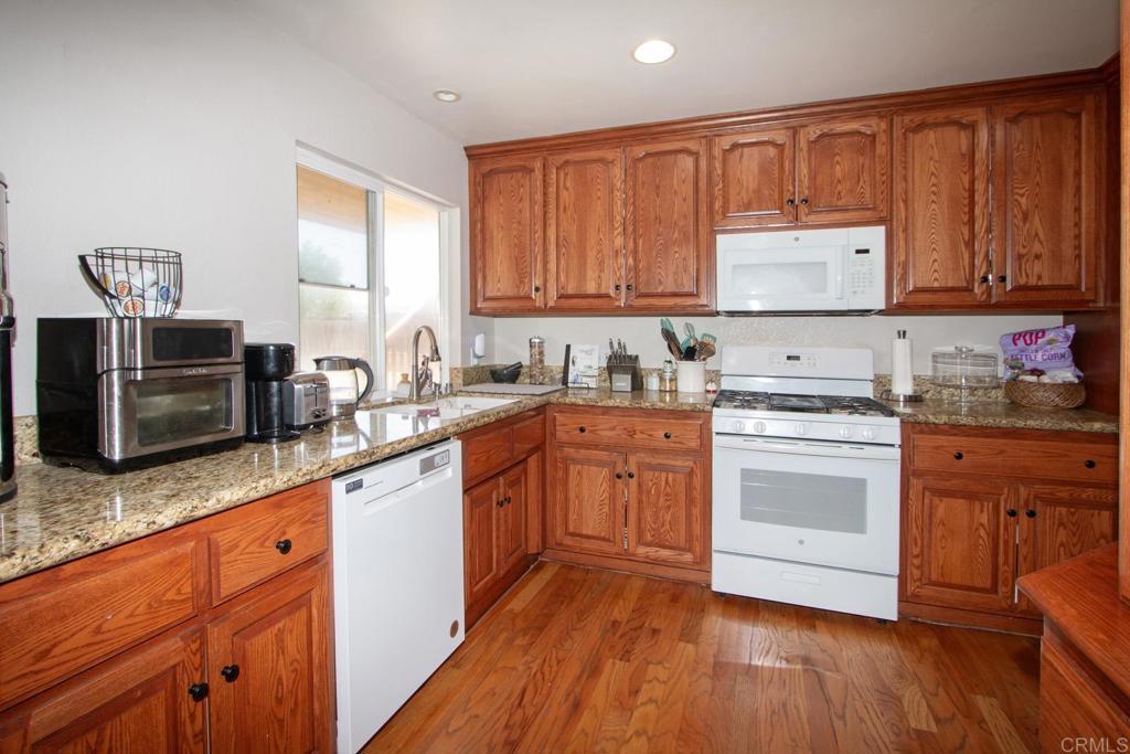 1417 Grey Oaks Court Property Photo 9